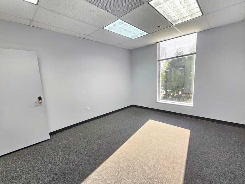 More Photos Of 841 Mountain Ave, Springfield Coworking Space