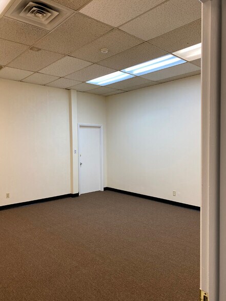 More Photos Of 550 Fillmore Ave, Tonawanda Light Distribution For Lease