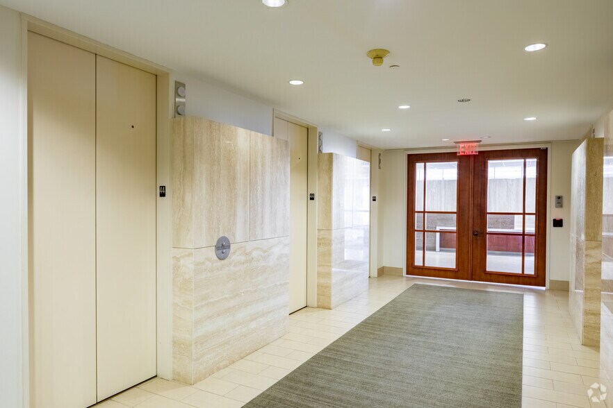 More Photos Of 133 Peachtree St NE, Atlanta Office For Lease