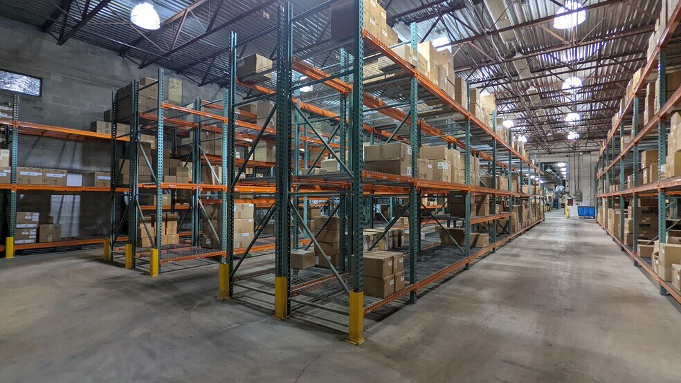 More Photos Of 717 Longfellow St, Woodbine Warehouse For Lease