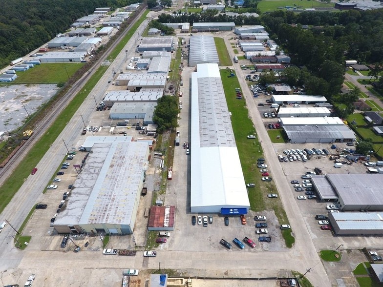 More Photos Of 11765 Darryl Dr, Baton Rouge Warehouse For Lease
