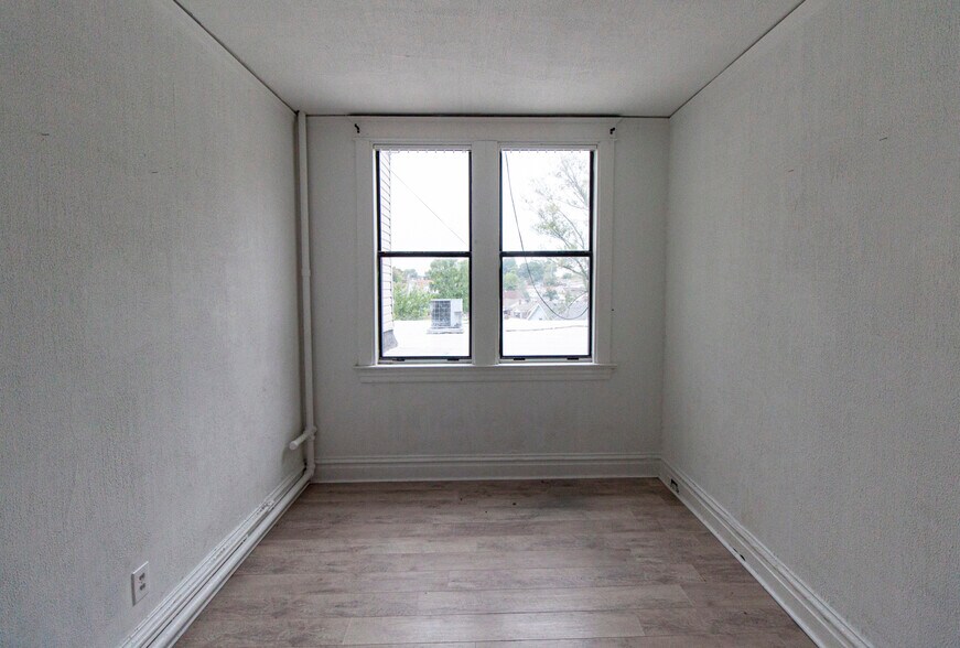 More Photos Of 5003-5005 Gravois Ave, Saint Louis Storefront Retail Residential For Lease