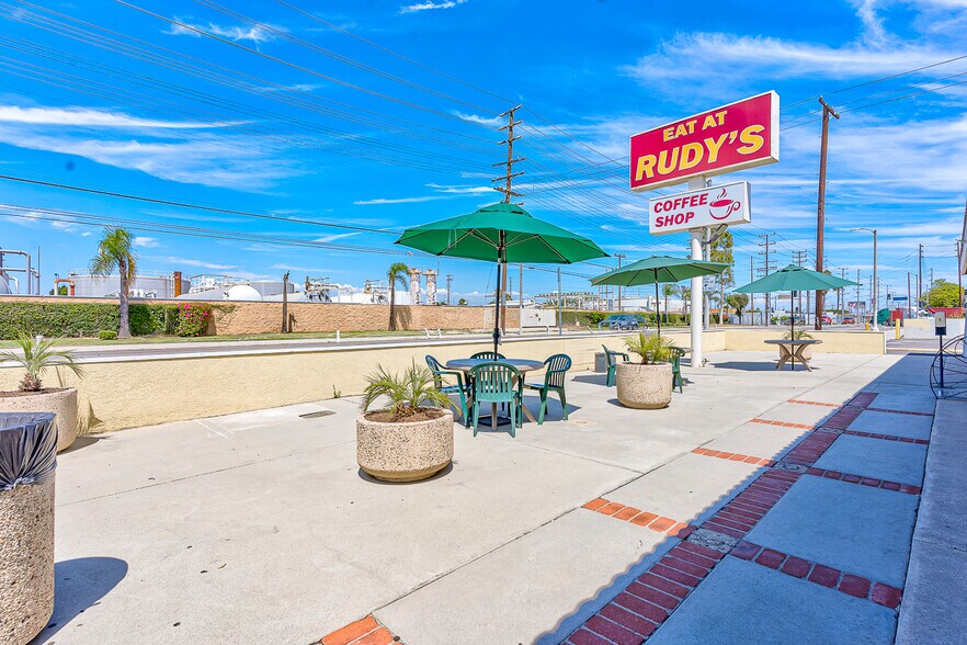 More Photos Of 558 E Anaheim St, Wilmington Restaurant For Sale