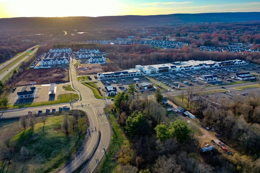 Primary Photo Of 104 Stonebridge Ct, Cheshire Storefront For Lease