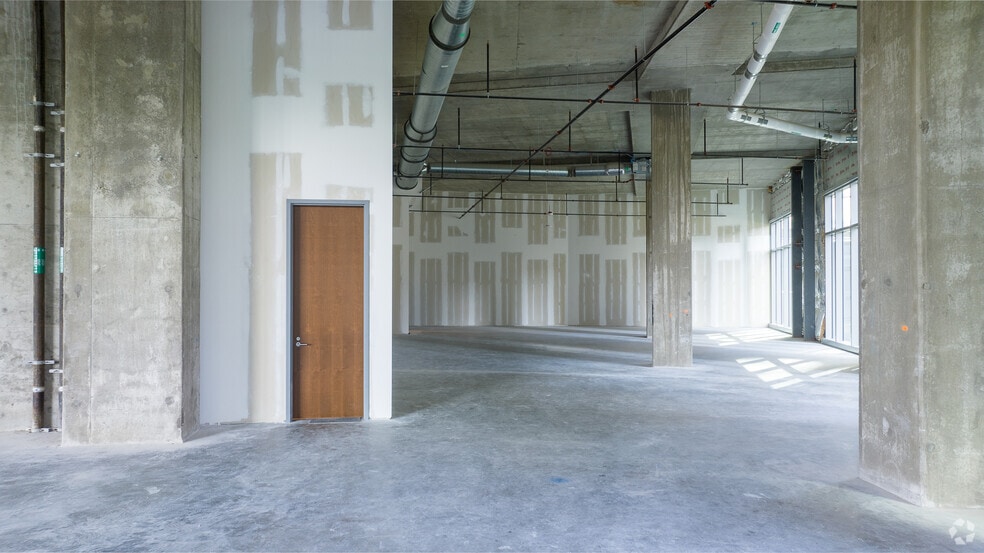 More Photos Of 600 S Tryon St, Charlotte Office For Lease
