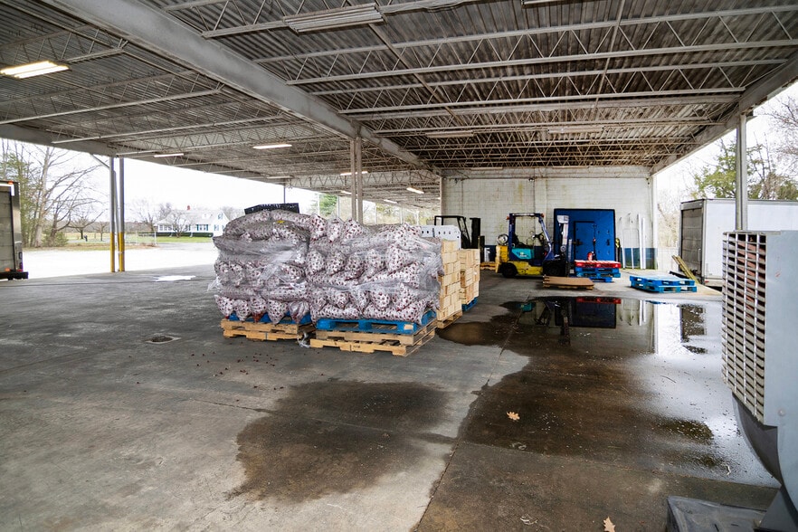 More Photos Of 344 Main Rd, Vineland Freestanding For Sale