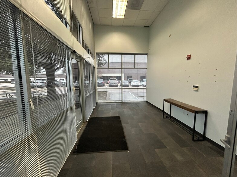 More Photos Of 4343 W Royal Ln, Irving Warehouse For Lease