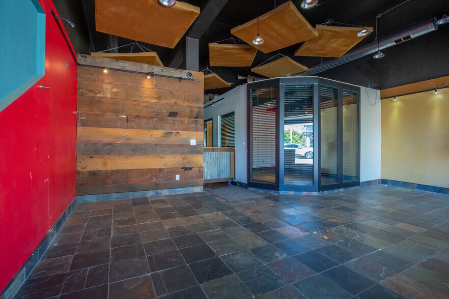 More Photos Of 712 Main St, Oregon City Storefront Retail Office For Lease