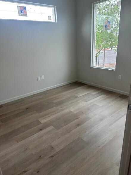 More Photos Of 607 Crystal Falls Pky, Leander Office For Sale