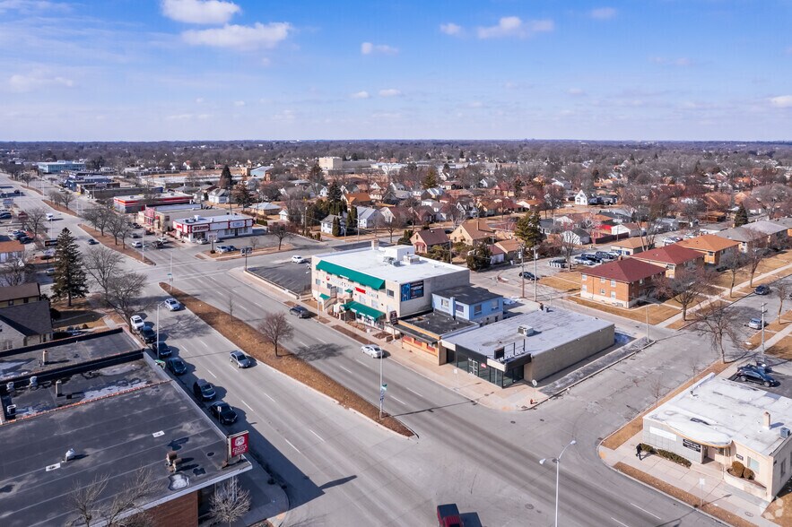 More Photos Of 6114 W Capitol Dr, Milwaukee Medical For Sale