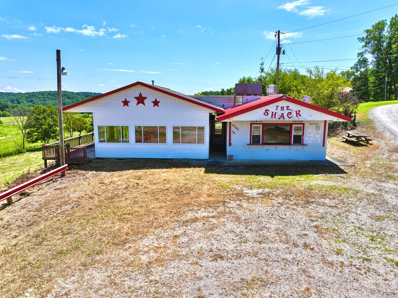 More Photos Of 19510 Leatherwood Rd, Salesville Freestanding For Sale