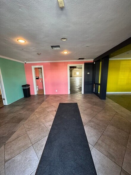 More Photos Of 948 W 9th St, Upland Warehouse For Lease