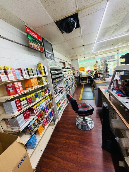 More Photos Of 1656 US Highway 221 N, Douglas Convenience Store For Sale