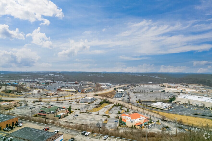 More Photos Of 6100 Robinson Center Dr, Pittsburgh Restaurant For Lease