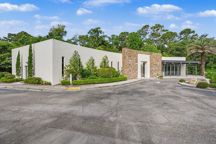 Primary Photo Of 7815 E US Hwy 80, Savannah Restaurant For Sale