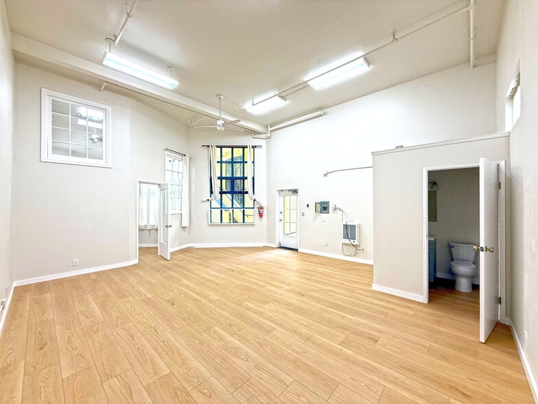 More Photos Of 2974-2980 College Ave, Berkeley Apartments For Lease