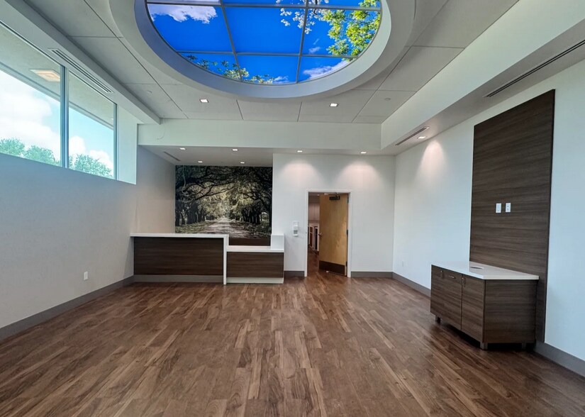 More Photos Of 101 W Southmore Ave, Pasadena Storefront Retail Office For Lease