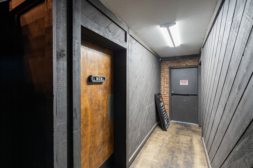 More Photos Of 509 SW G St, Grants Pass Restaurant For Sale