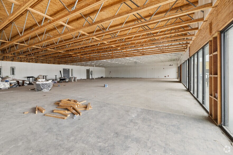 More Photos Of 9120-9146 N Macarthur Blvd, Oklahoma City General Retail For Sale