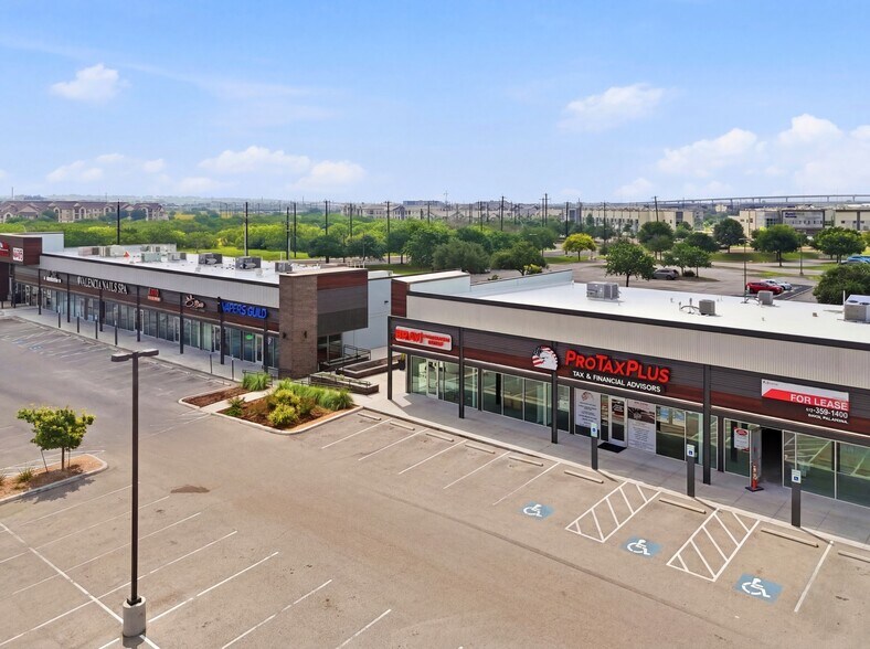 More Photos Of 8610 Potranco Rd, San Antonio Storefront Retail Office For Lease