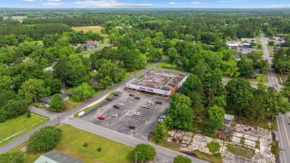 More Photos Of 15 W Ashland St, Andrews Supermarket For Sale
