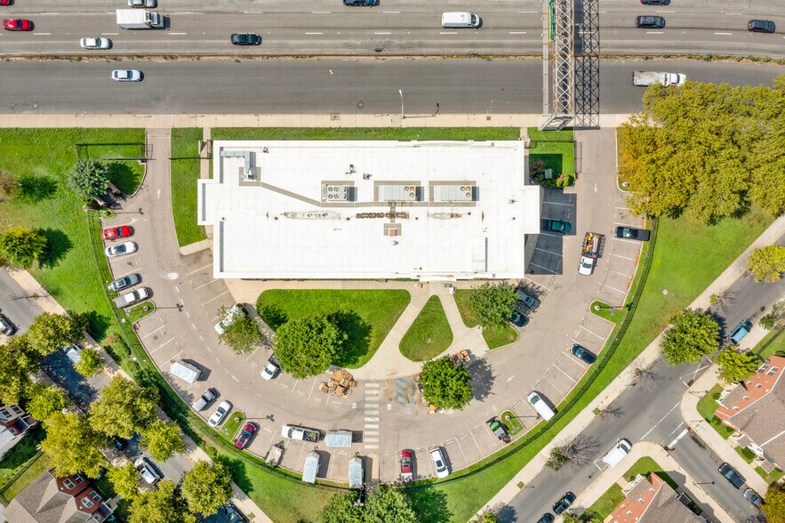 More Photos Of 1800 S 32nd St, Philadelphia Office For Sale