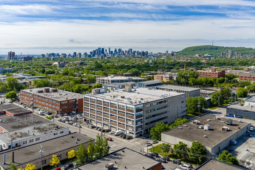 More Photos Of 5550 Rue Fullum, Montréal Loft Creative Space For Lease
