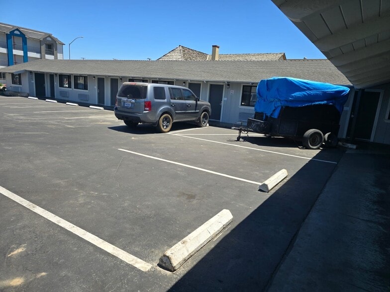 More Photos Of 126 John St, Salinas Hotel For Sale