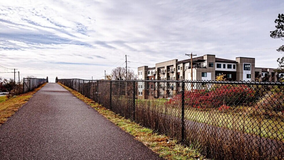 More Photos Of 1081 SW Fourth St, Forest Lake Apartments For Lease