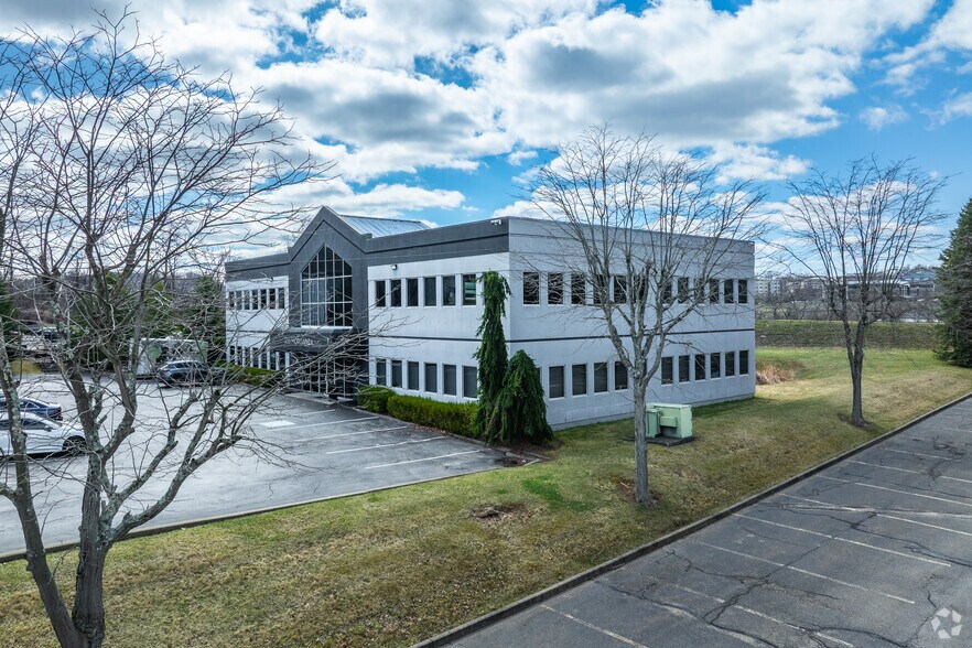 More Photos Of 335 Morganza Rd, Canonsburg Freestanding For Lease