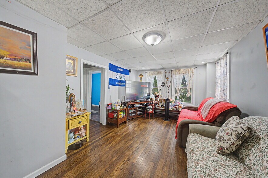 More Photos Of 23 Malcolm St, Morristown Industrial For Sale