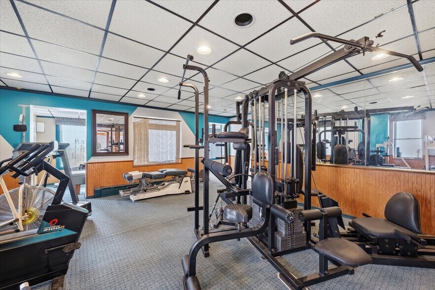More Photos Of 402 W Moorestown Rd, Nazareth Medical For Sale