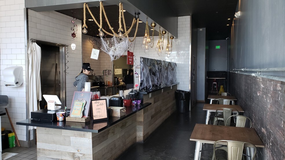 More Photos Of 1889 University Ave, Riverside Restaurant For Lease