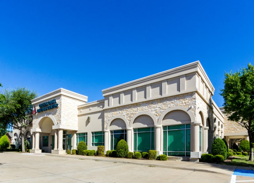 More Photos Of 1950 NE Green Oaks Blvd, Arlington Office For Sale