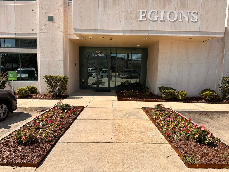 More Photos Of 100 E Peach St, El Dorado Office For Sale