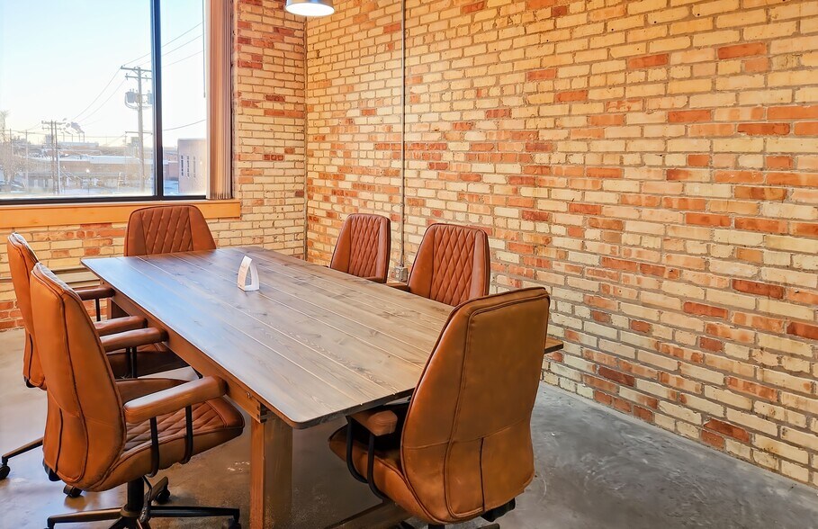 More Photos Of 540 N Broadway, Green Bay Coworking Space