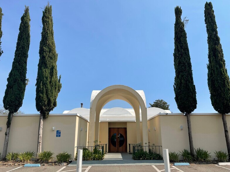 More Photos Of 3901 Montgomery Dr, Santa Rosa Restaurant For Lease