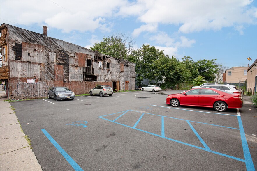 More Photos Of 297 16th Ave, Newark Land For Sale