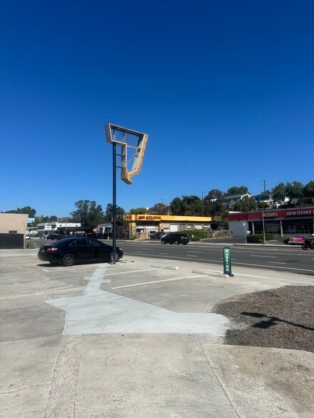 Primary Photo Of 7190 University Ave, La Mesa Restaurant For Lease