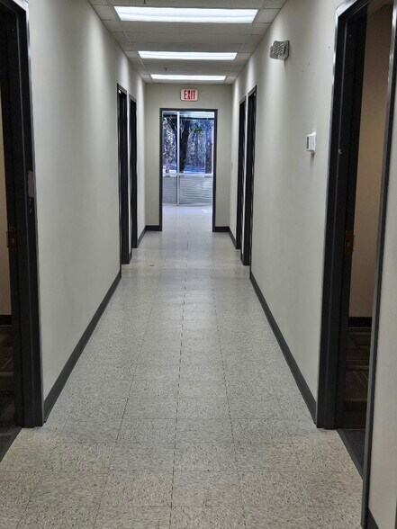More Photos Of 503 Oak Pl, Atlanta Office For Lease
