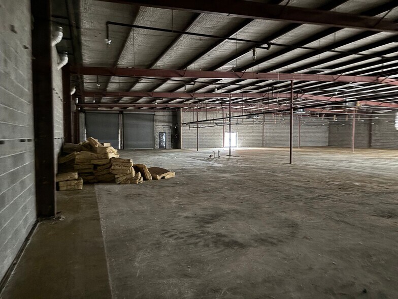 More Photos Of 201 N Pacific St, Conroe Freestanding For Lease