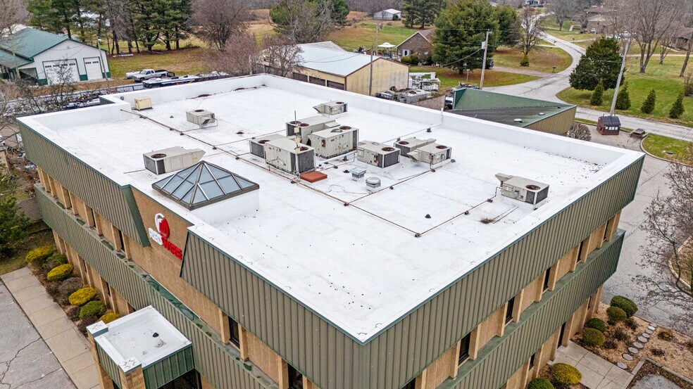 More Photos Of 7200 US-150, Greenville Office For Sale