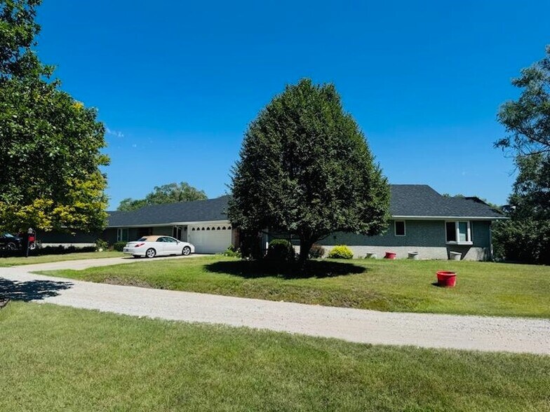 More Photos Of 1522-1624 Centennial Dr, McCook Apartments For Sale