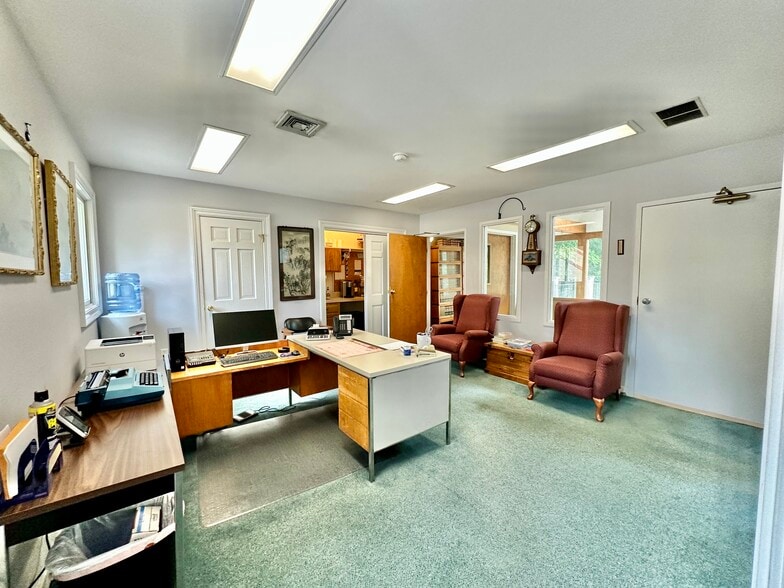 More Photos Of 175 Main St S, Woodbury Medical For Sale