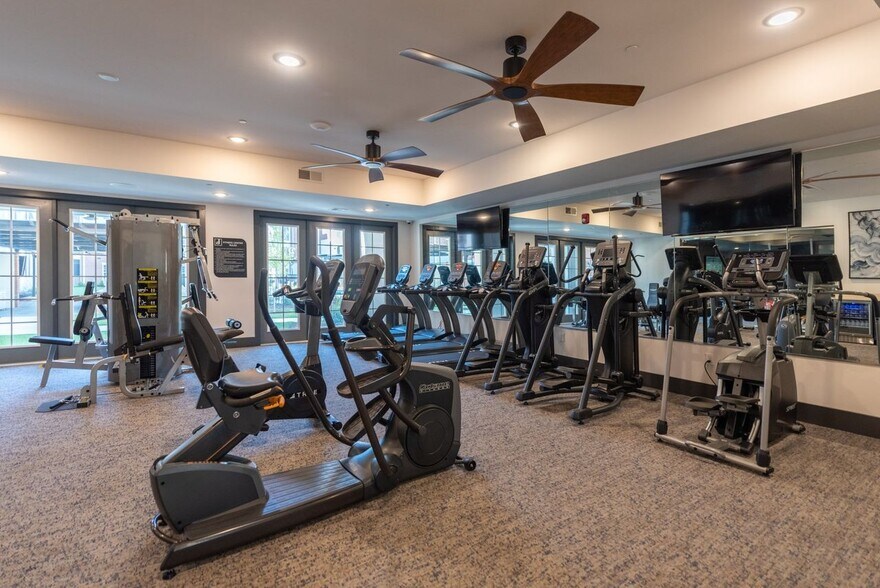 More Photos Of 2200 Carl D Silver Pky, Fredericksburg Apartments For Lease