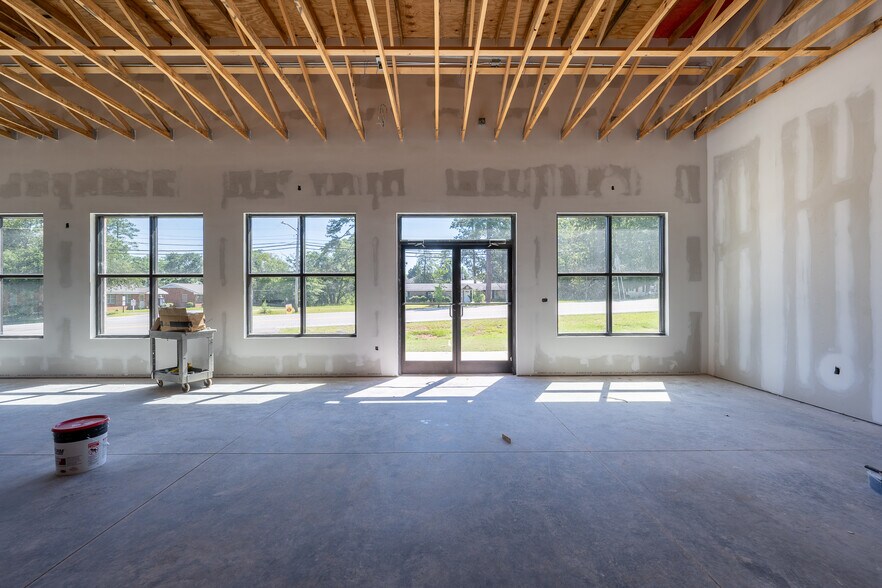 More Photos Of 660 Louisville St, Harlem Freestanding For Lease