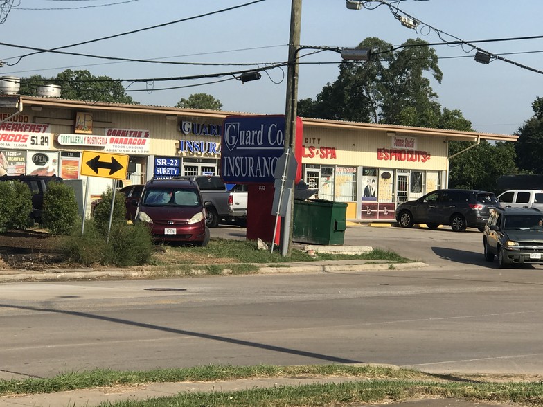 More Photos Of 832 Burke Rd, Pasadena Freestanding For Lease