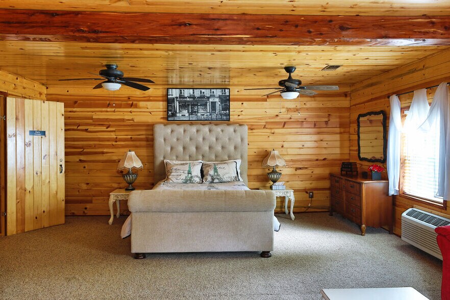 More Photos Of 1083 N 4290 Rd, Hugo Hotel For Sale