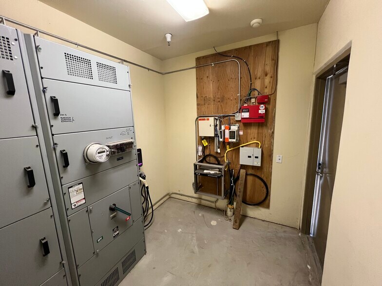 More Photos Of 26465 Summit Cir, Santa Clarita Warehouse For Lease