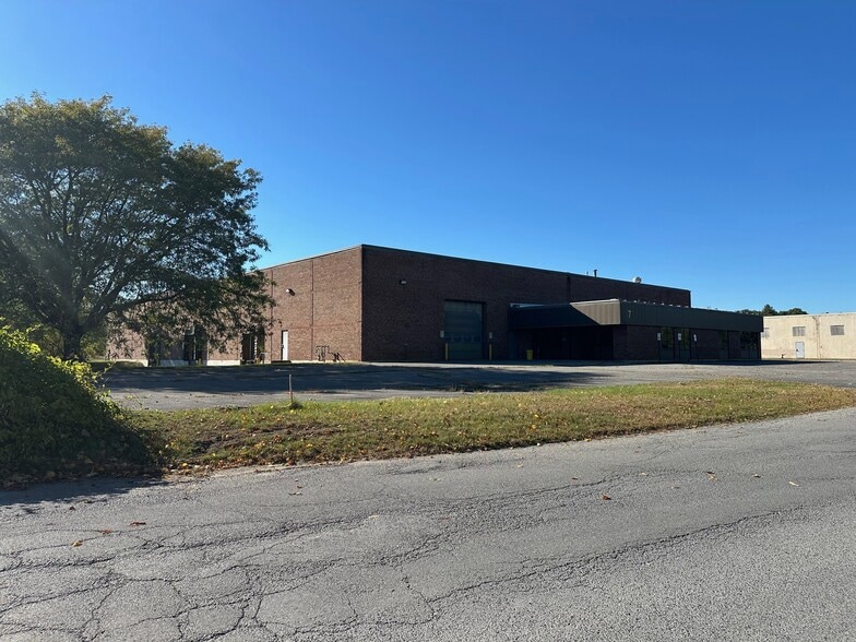 More Photos Of 5 Pruyn's Island Dr, Glens Falls Unknown For Lease